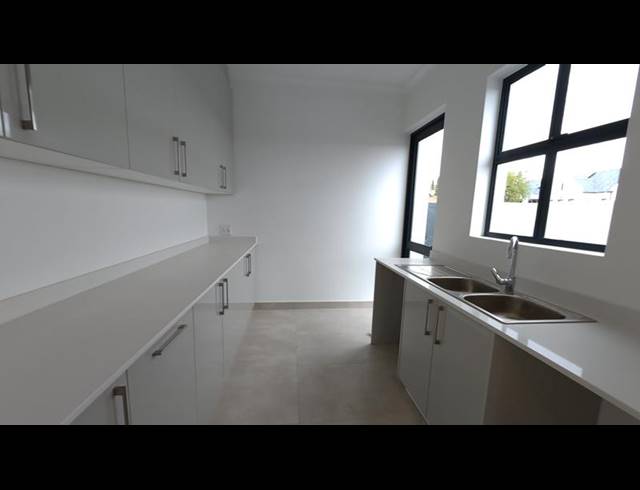 4 BEDROOM HOUSE FOR SALE IN MOUNT ROYAL GOLF ESTATE